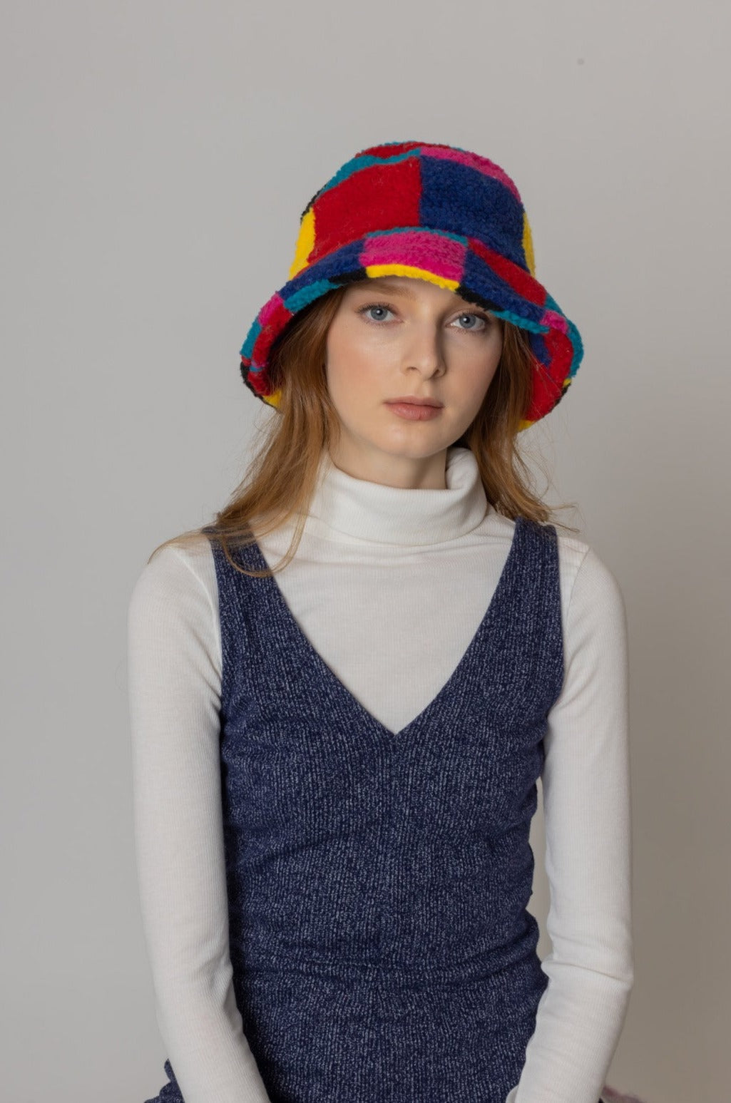 Color Block Sherpa Bucket Hat Secondary image